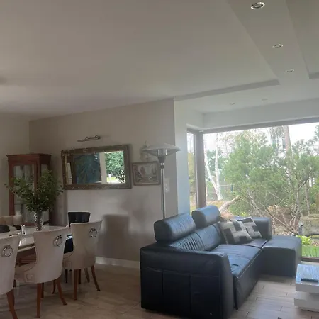 Zamorska Z Bezpłatnym Dostępem Do Basenu W *