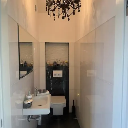 Willa Zamorska Z Bezpłatnym Dostępem Do Basenu W Łódź