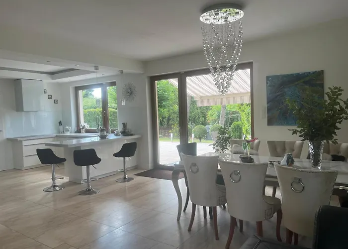 Zamorska Z Bezplatnym Dostepem Do Basenu W Łódź